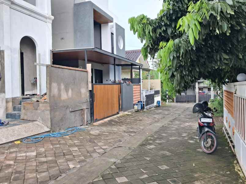 dijual rumah karangrejo