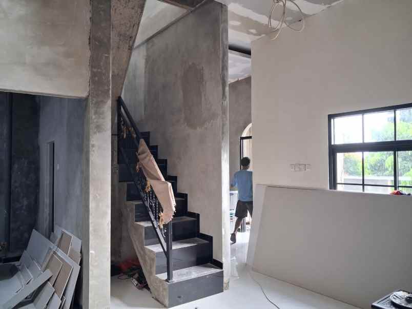 dijual rumah karangrejo