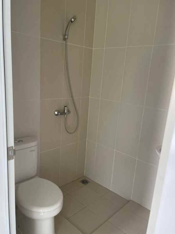 dijual rumah karelia village gading serpong