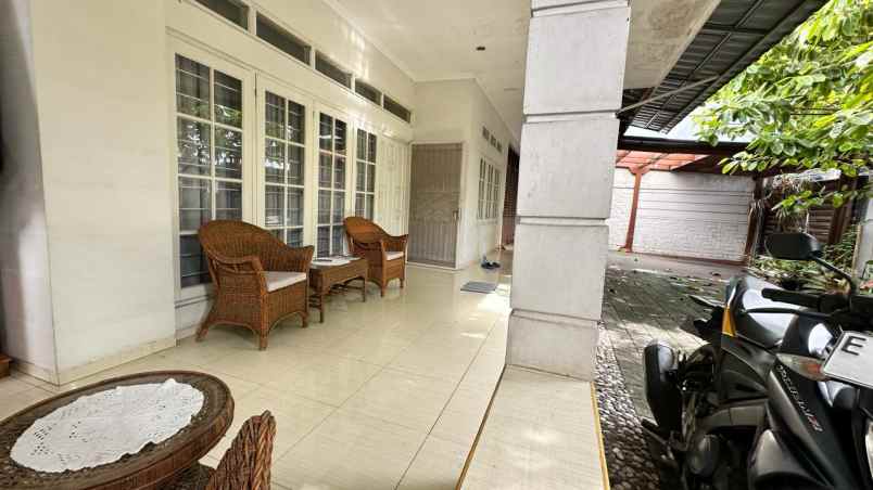 dijual rumah kebayoran baru jl dempo gunung