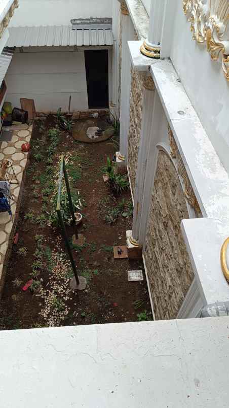 dijual rumah kebonsari elveka