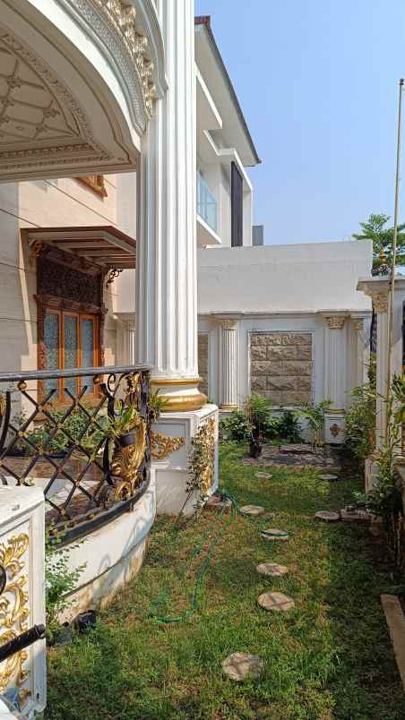 dijual rumah kebonsari elveka