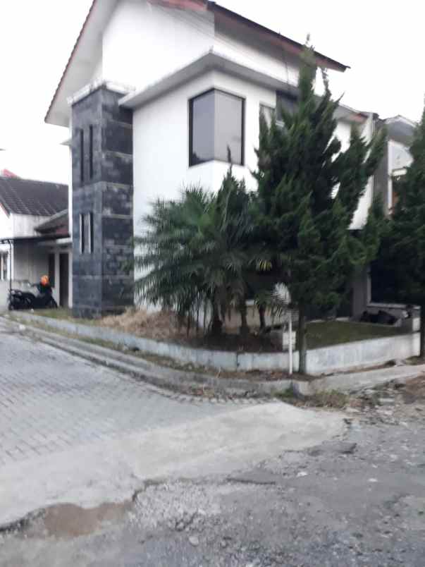 dijual rumah kec parongpong