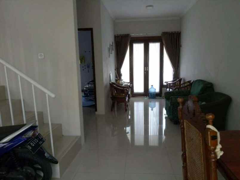 dijual rumah kec sukasari