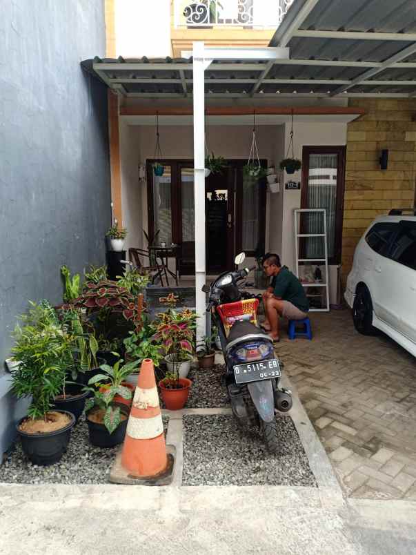 dijual rumah kec sukasari