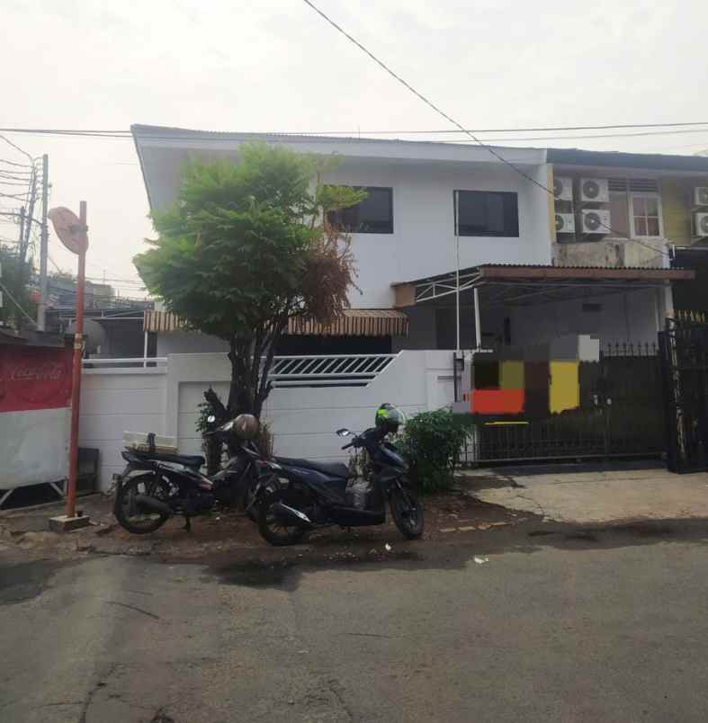 dijual rumah kelapa gading