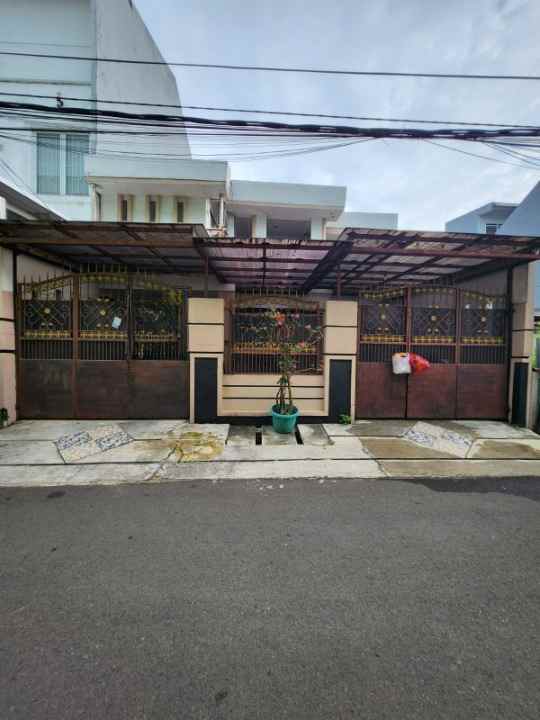 dijual rumah kelapa gading