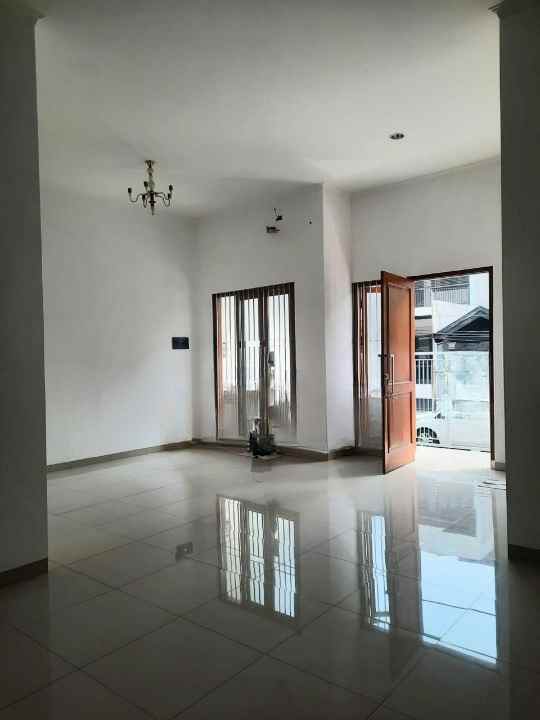 dijual rumah kelapa gading