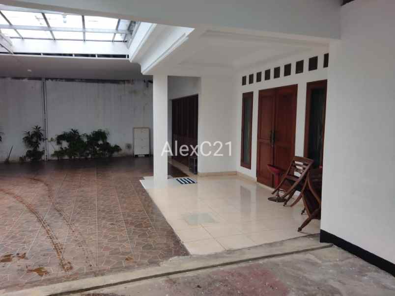 dijual rumah kemang