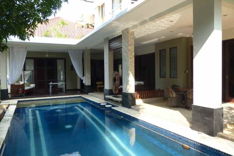 dijual rumah kemang ampera