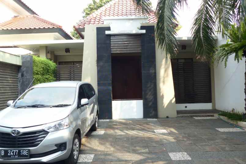 dijual rumah kemang ampera