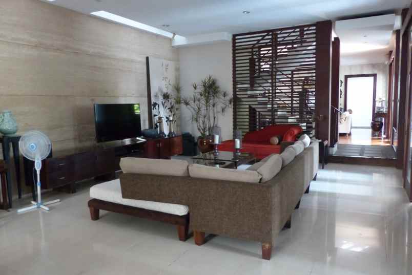 dijual rumah kemang ampera