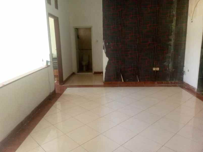 dijual rumah kemang pratama