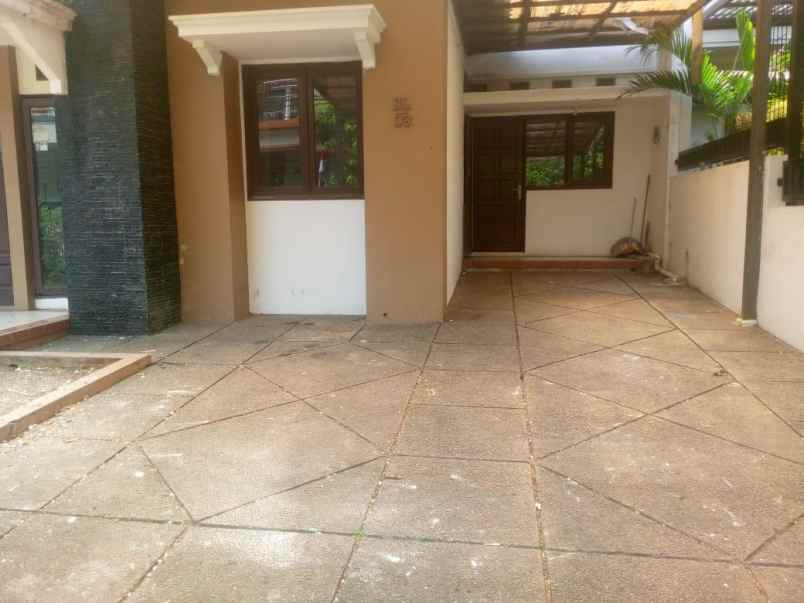 dijual rumah kemang pratama