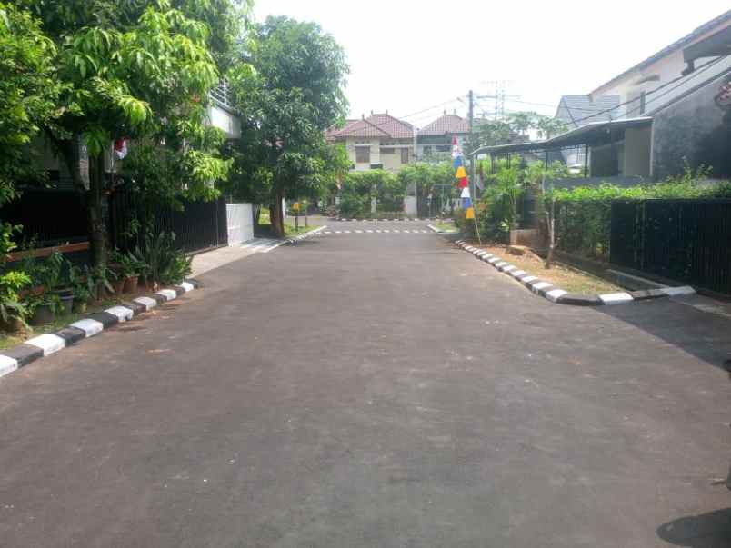 dijual rumah kemang pratama