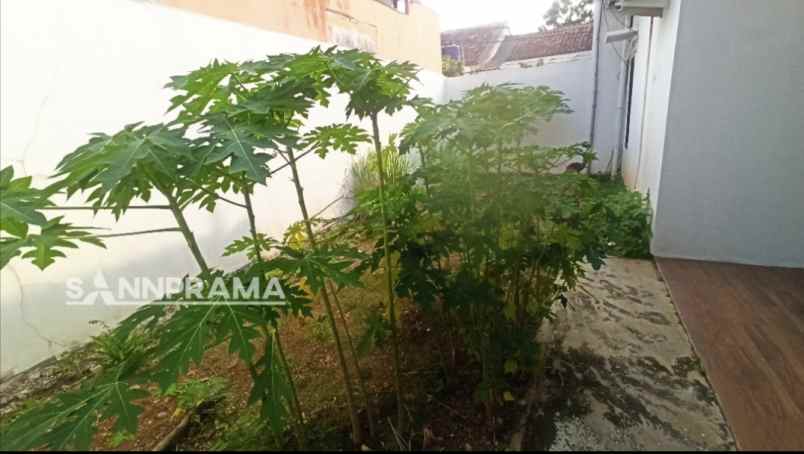 dijual rumah kencana