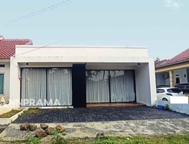 dijual rumah kencana