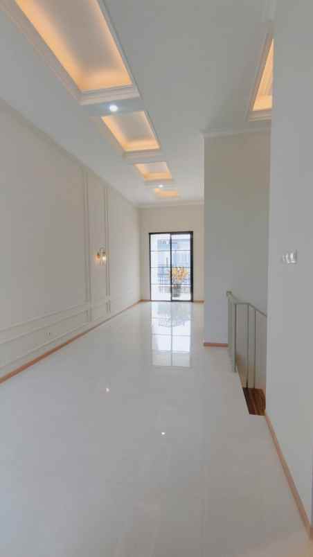 dijual rumah kencana loka bsd city tangsel