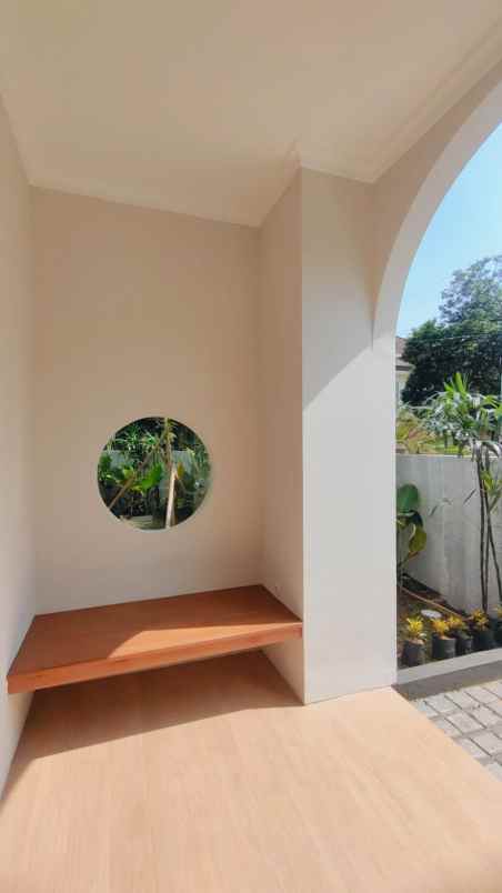 dijual rumah kencana loka bsd city tangsel
