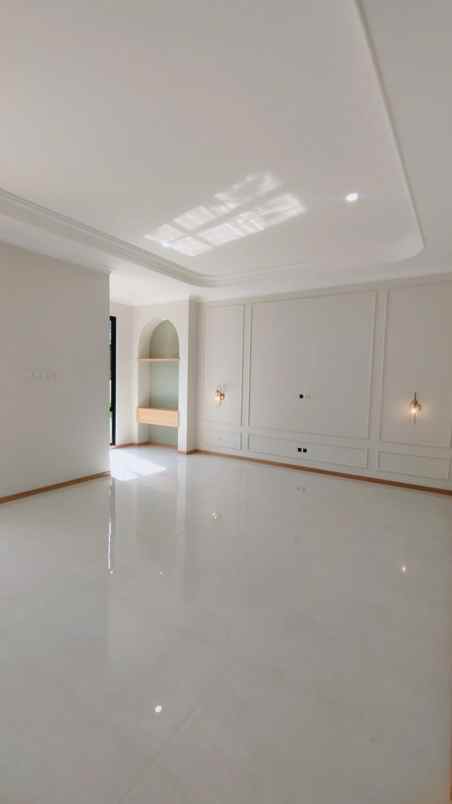 dijual rumah kencana loka bsd city tangsel