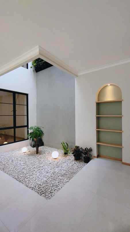 dijual rumah kencana loka bsd city tangsel