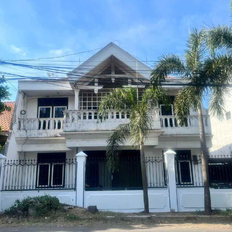 dijual rumah ketintang madya