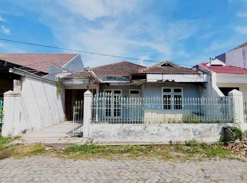 dijual rumah klampis semolo