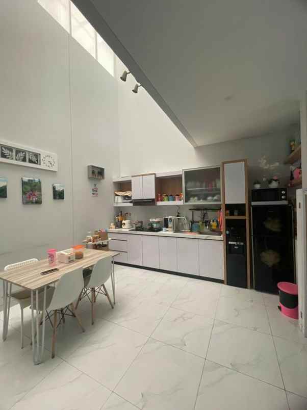 dijual rumah komp cisangkan permai cimahi