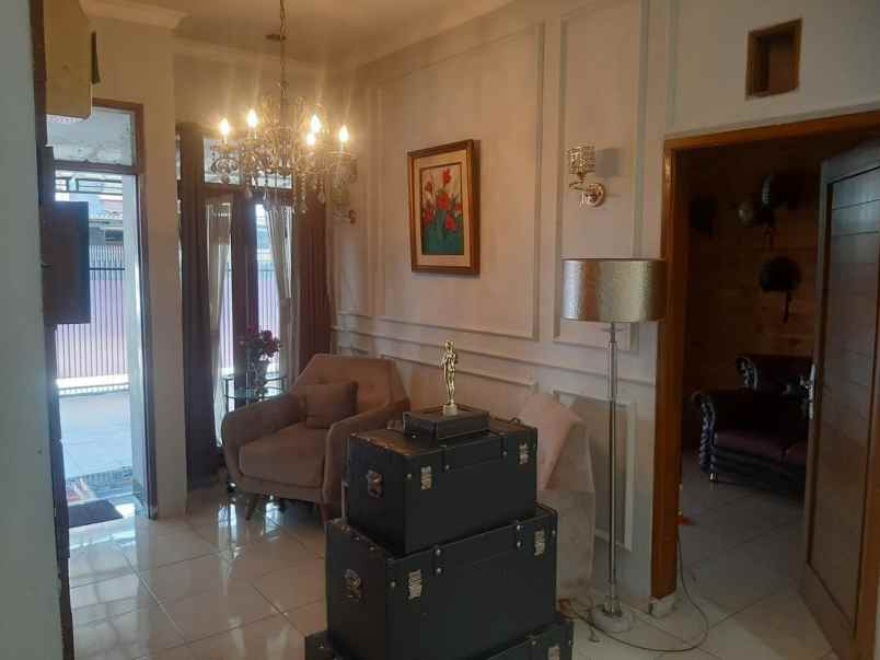 dijual rumah komp taman persada