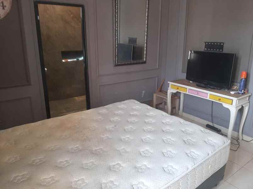 dijual rumah komp taman persada