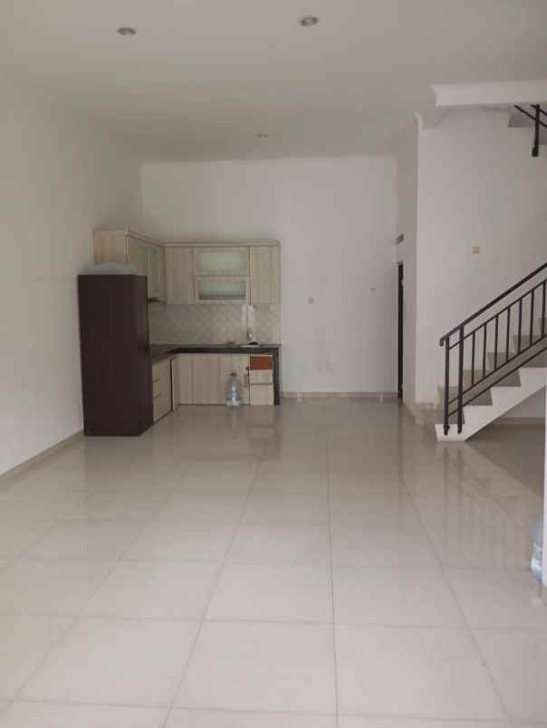 dijual rumah komp walikota kelapa gading