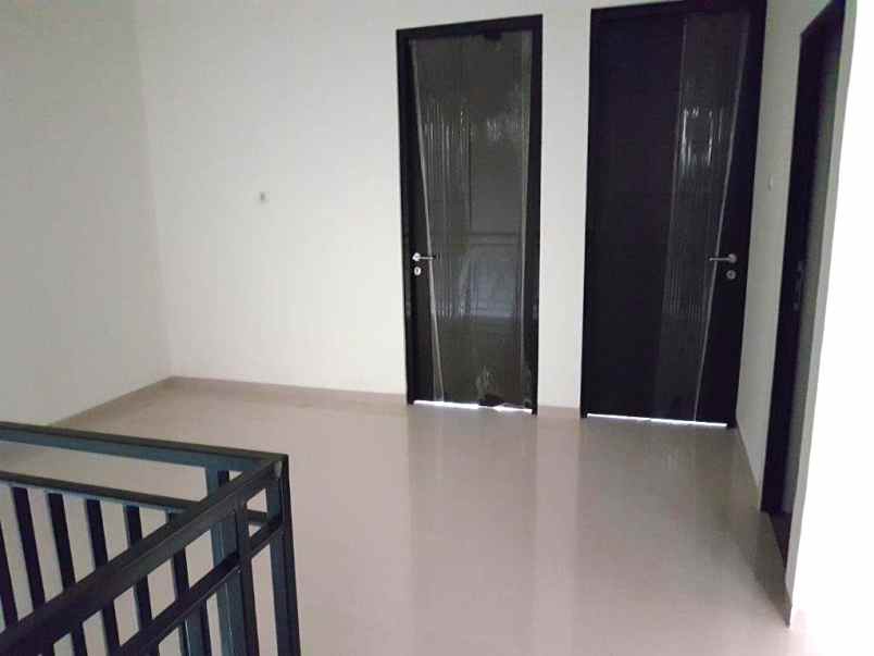 dijual rumah komp walikota kelapa gading