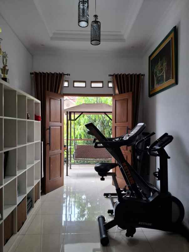 dijual rumah kompl batan legoso raya