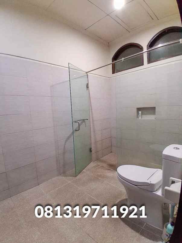 dijual rumah komplek cinere estate blok