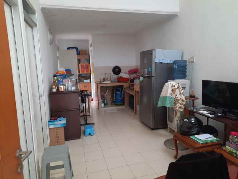 dijual rumah komplek citra maja raya