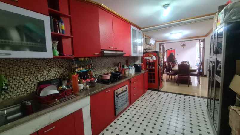 dijual rumah komplek curug indah