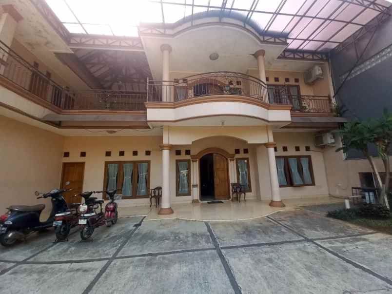 dijual rumah komplek elit billymoon