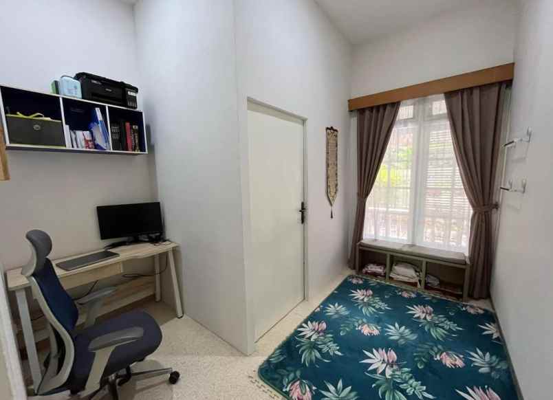 dijual rumah komplek gayungan