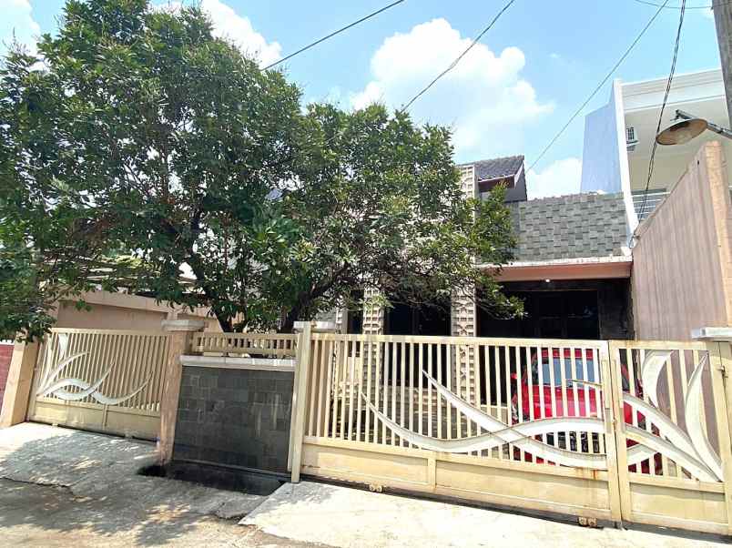 dijual rumah komplek jaya ratu