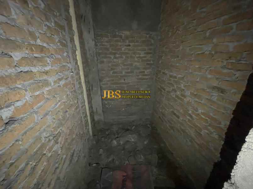 dijual rumah komplek krakatau platinum