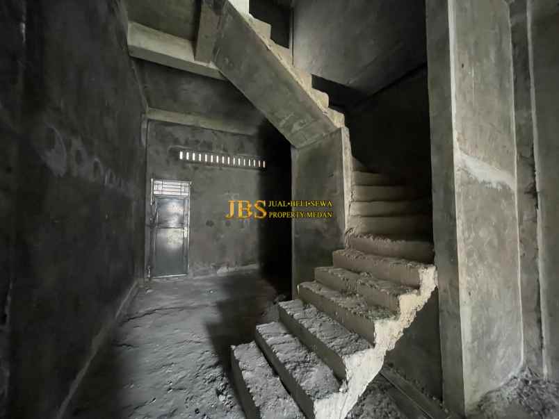 dijual rumah komplek krakatau platinum