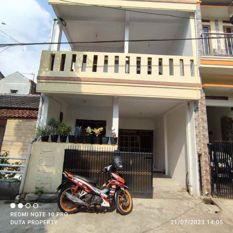 dijual rumah komplek margaasih permai