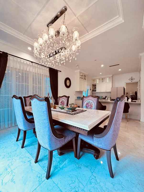 dijual rumah komplek mewah