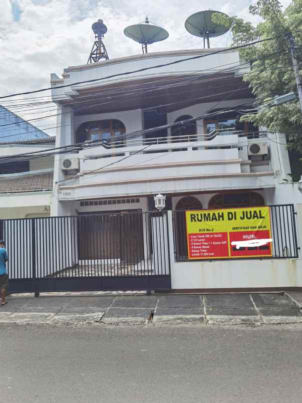 dijual rumah komplek perumahan taman aries