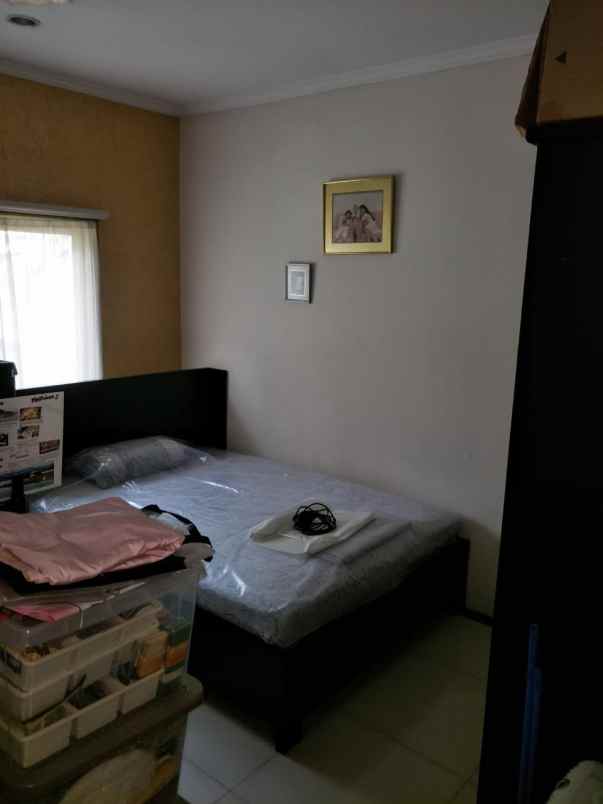 dijual rumah komplek tanjung barat indah