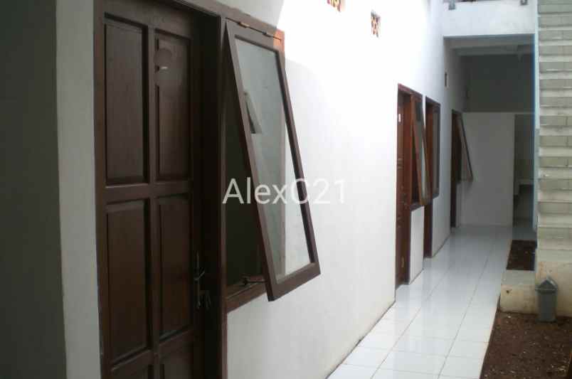 dijual rumah kost hook di perum taman galaxy