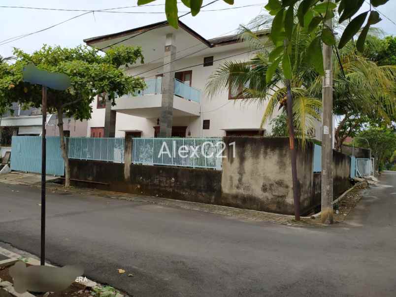 dijual rumah kost hook di perum taman galaxy