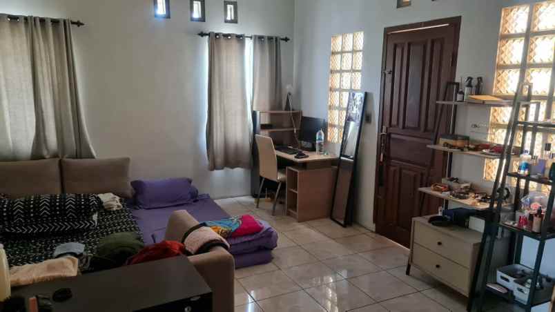 dijual rumah kota baru parahyangan