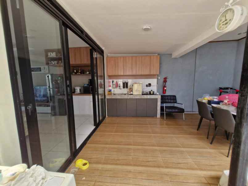 dijual rumah kota baru parahyangan