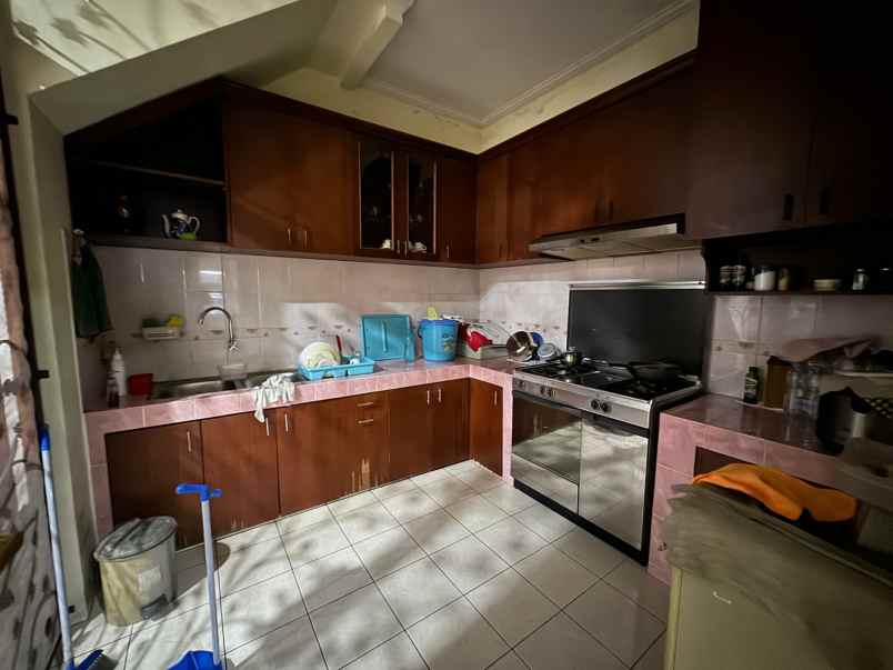 dijual rumah kota wisata